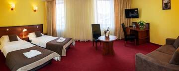 Фото номера Трехместный номер Отель Hotel Piotr Spa&amp;Wellness г. Богушув-Горце 6