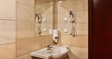 Фото номера Трехместный номер Отель Hotel Piotr Spa&amp;Wellness г. Богушув-Горце 14