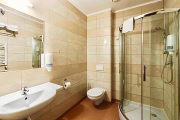 Фото номера Трехместный номер Отель Hotel Piotr Spa&amp;Wellness г. Богушув-Горце 15